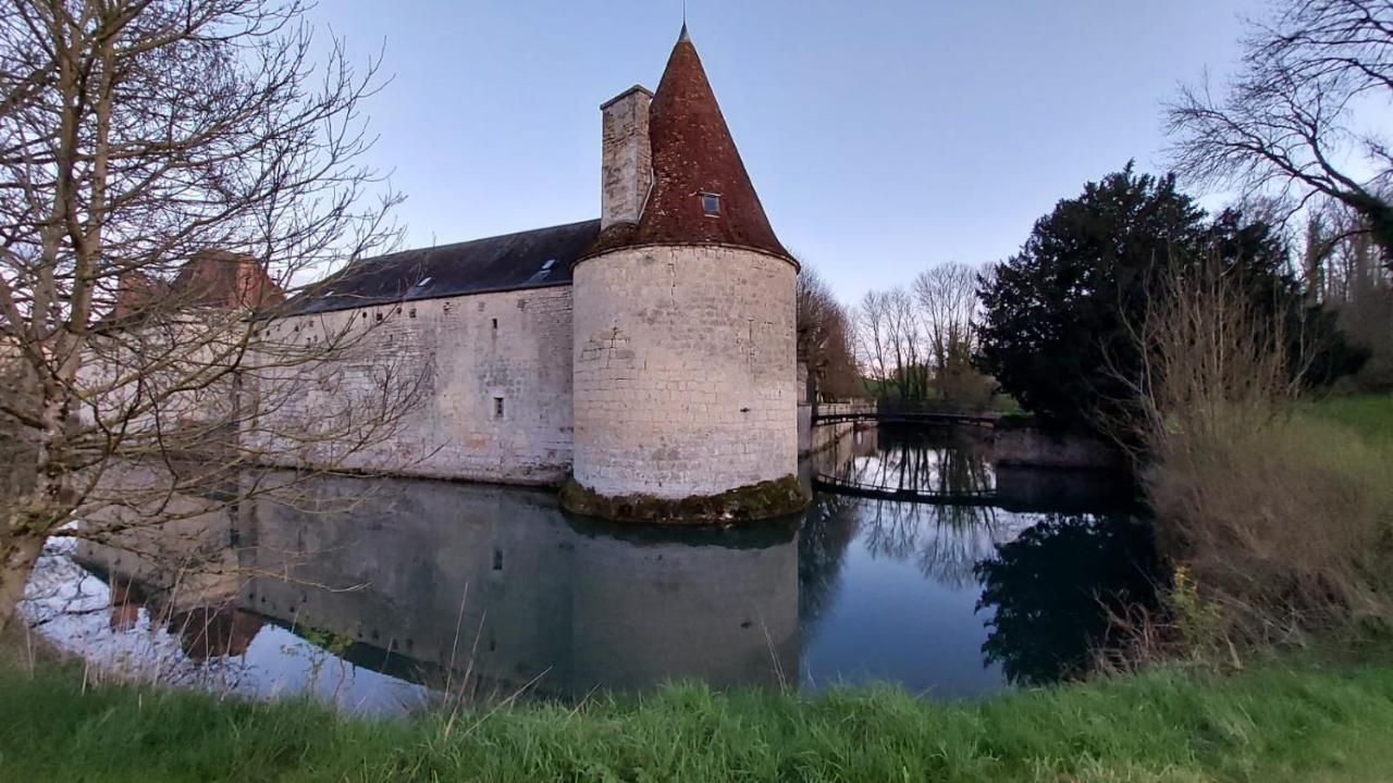 Chateau De Mauvilly Exterior photo